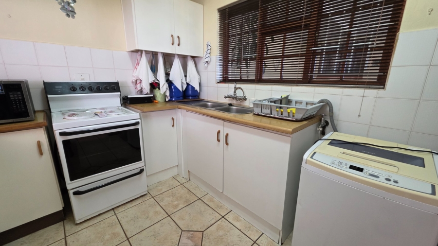 3 Bedroom Property for Sale in Heiderand Western Cape